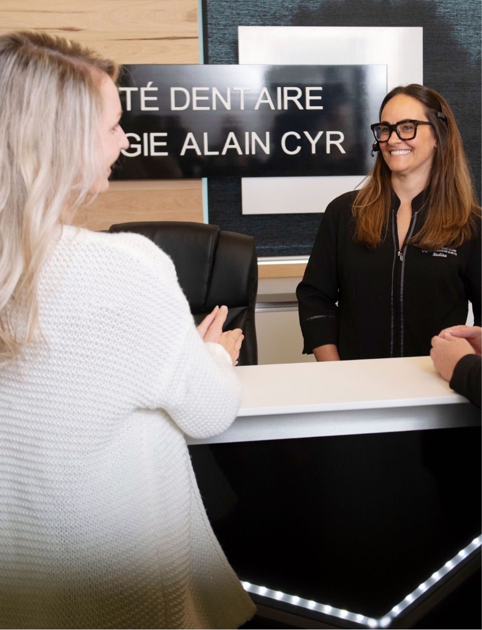 picture of a first appointement at the renovated and clean dental clinic alain cyr in boucherville