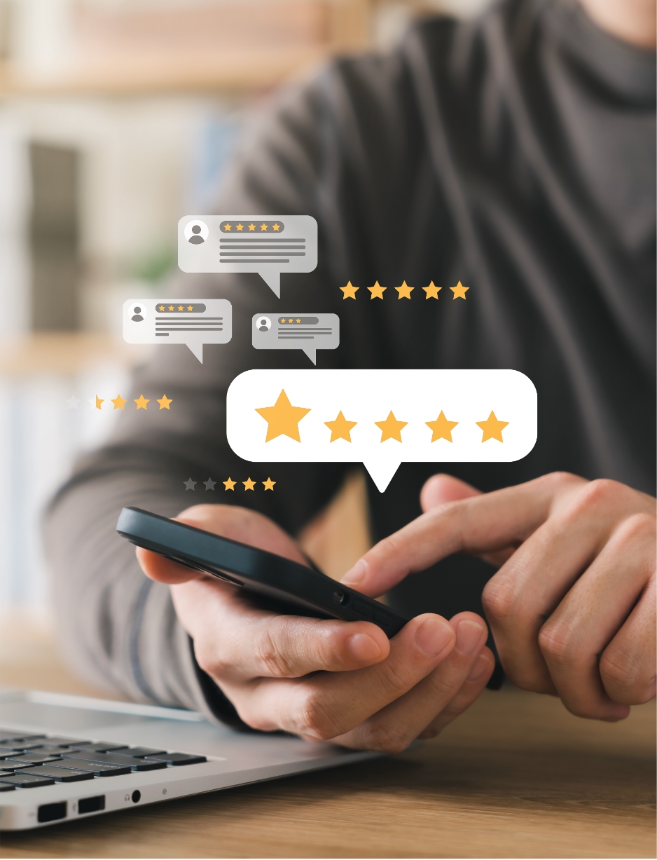 image of a patient giving a five stars review for the dental clinic alain cyr in boucherville
